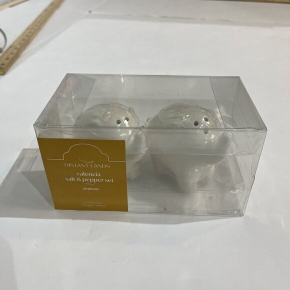 Distant Lands Valencia Salt‎ & Pepper Shaker Elephants Gray Ceramic - Picture 2 of 11